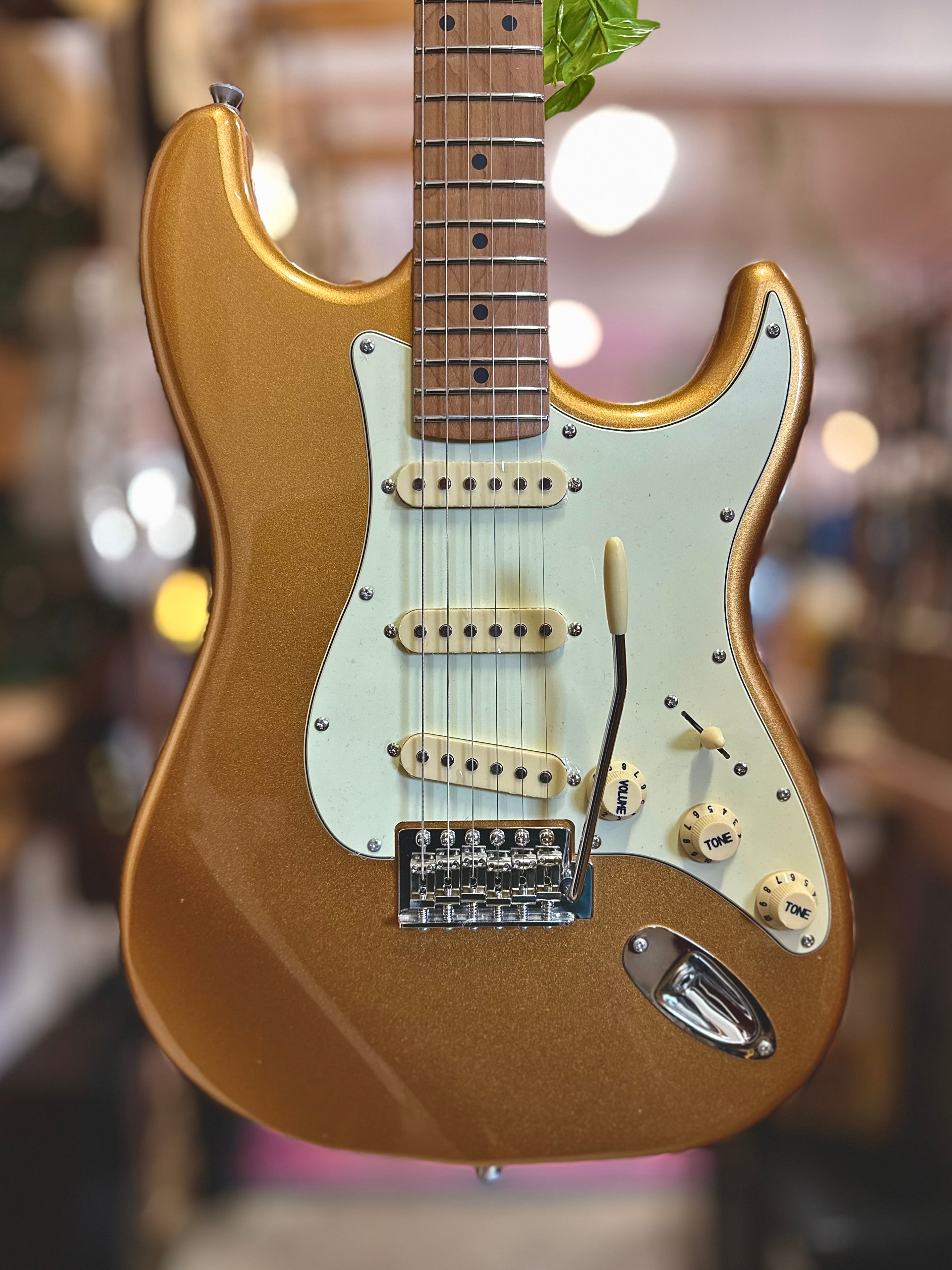 Jet Guitars | JS300 | SSS | Gold Jet Guitars | JS300 | SSS | Gold